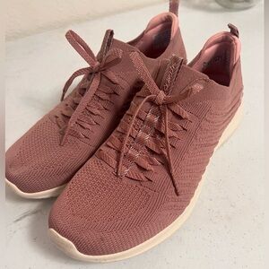 Sketchers Stretch Shoe Size 11